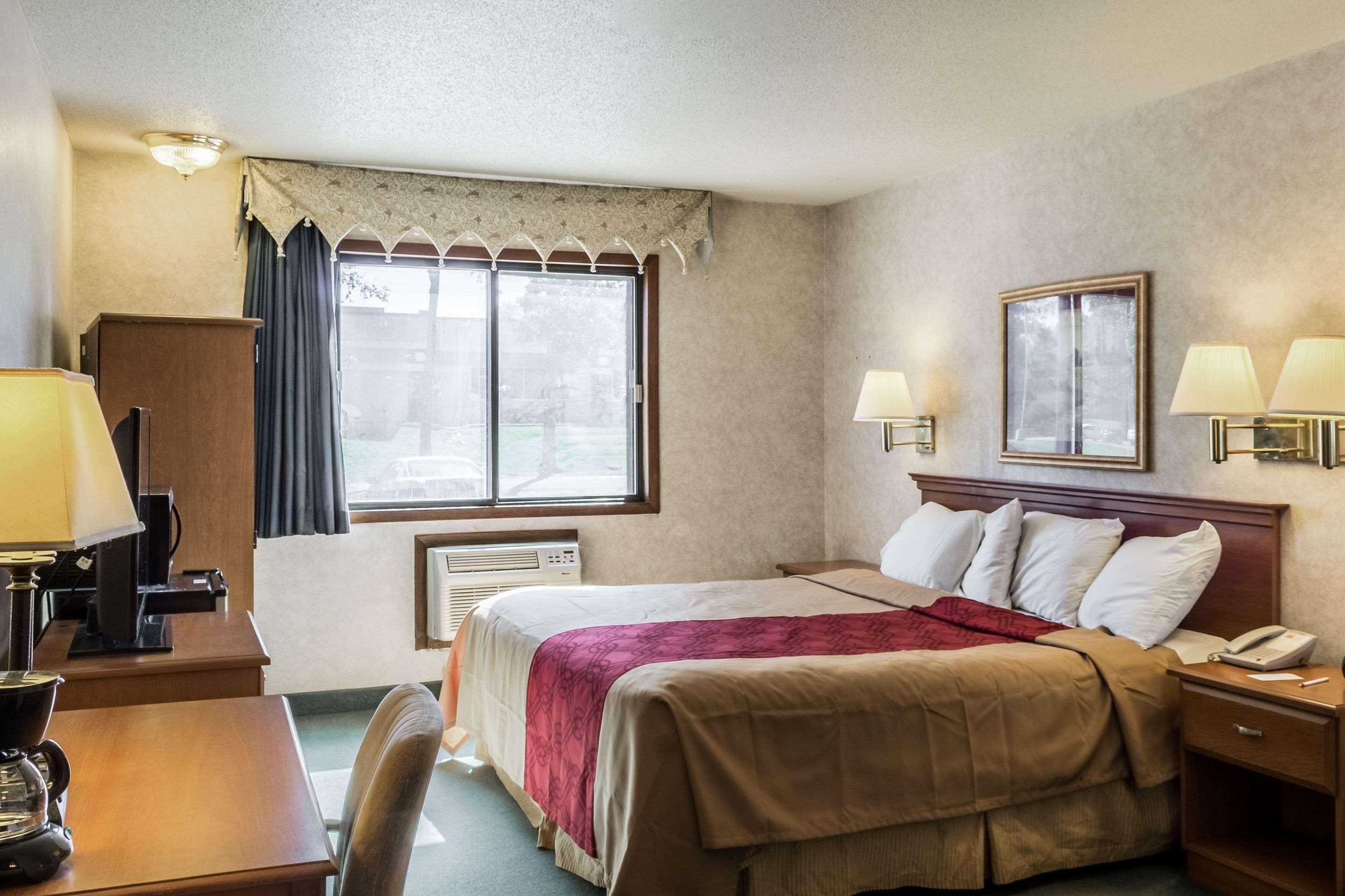 Econo Lodge North Sioux Falls Eksteriør billede