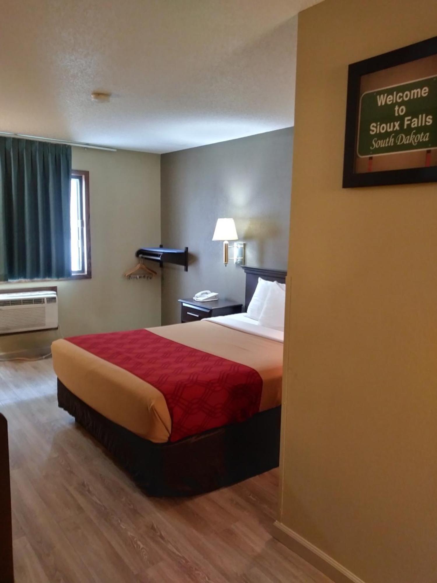 Econo Lodge North Sioux Falls Eksteriør billede